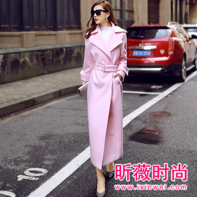 冬季长款呢子大衣穿搭 既能保暖也能时尚显瘦