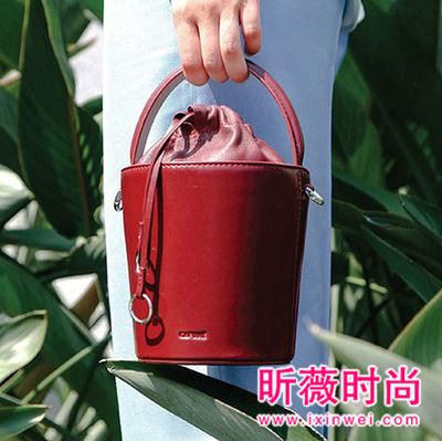 春季唯有这款包包最时尚百搭
