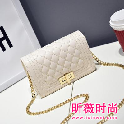 平价斜跨式小包包 轻松搞定冬季搭配