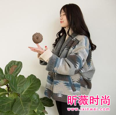 这些文艺范外套穿搭 时尚清新更显妙曼身姿 这些文艺范外套穿搭 时尚清新更显妙曼身姿