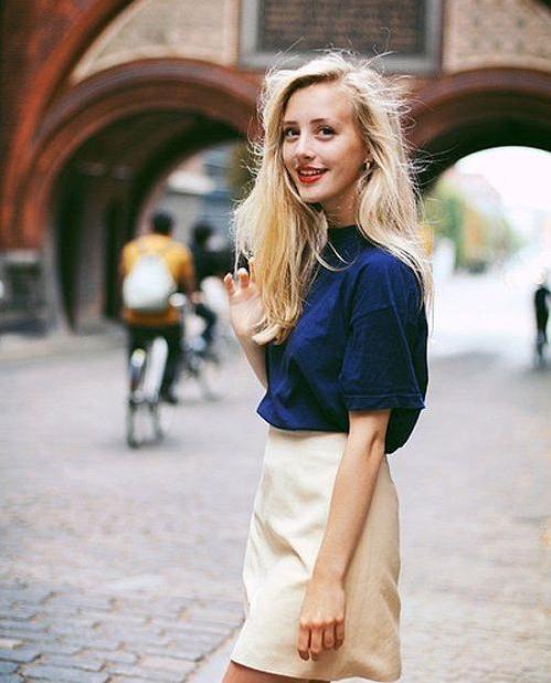 大胸穿什么衣服好看时尚？微胖大胸穿衣显瘦技巧