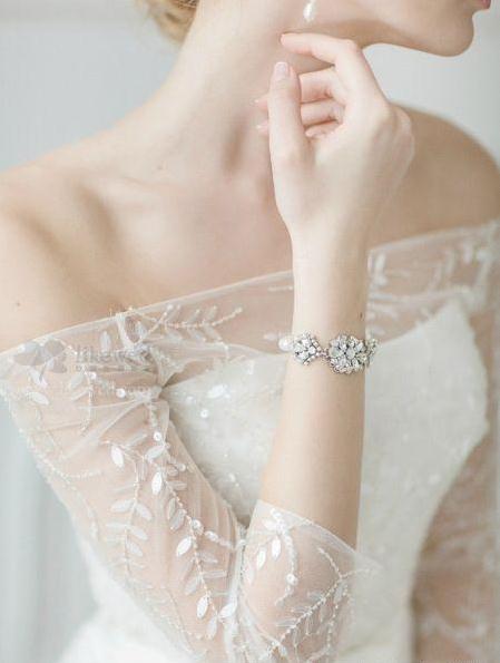 微胖女生穿什么婚纱显瘦？微胖新娘这样穿才性感