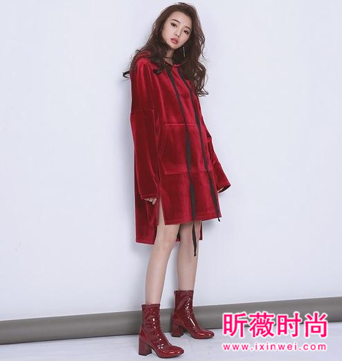 春季女式卫衣穿搭示范 青春减龄穿出时尚范儿