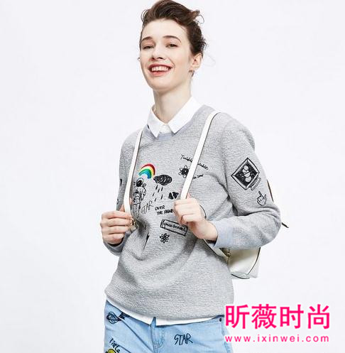 春季女式卫衣穿搭示范 青春减龄穿出时尚范儿 春季女式卫衣穿搭示范 青春减龄穿出时尚范儿