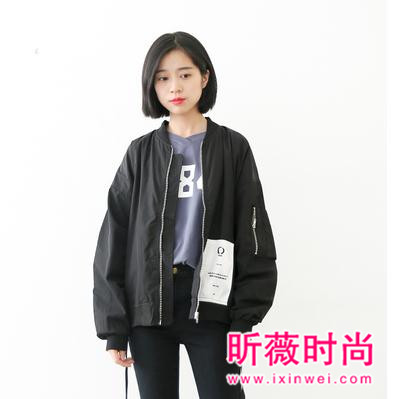 秋季外套拒绝臃肿 轻薄的外套更惹人爱