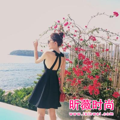 春季时髦的小黑裙 穿上小黑裙秒变女神