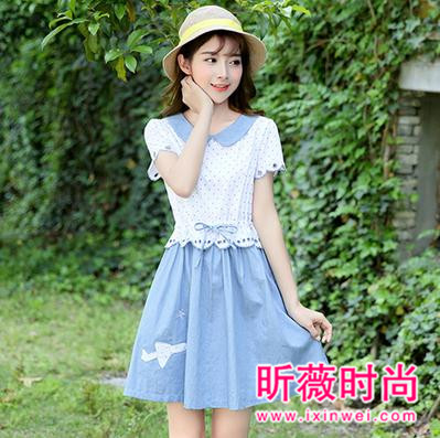 精致时尚的连衣裙穿搭 青春减龄美少女气息