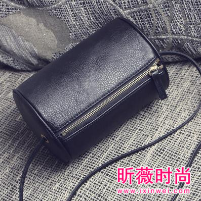 小包包也可以有大气场 优雅女人的时尚必备小包