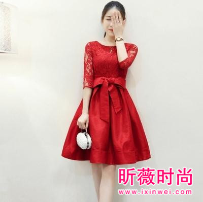 开学季连衣裙这样穿 小清新文艺范早春新风尚 开学季连衣裙这样穿 小清新文艺范早春新风尚