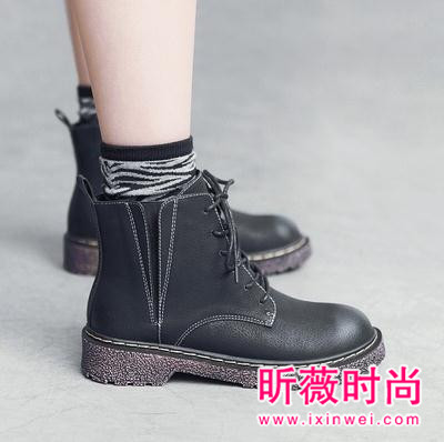 潮流时尚文艺短靴 让你变身校园小清新 潮流时尚文艺短靴 让你变身校园小清新