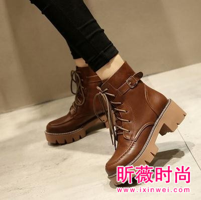 潮流时尚文艺短靴 让你变身校园小清新 潮流时尚文艺短靴 让你变身校园小清新