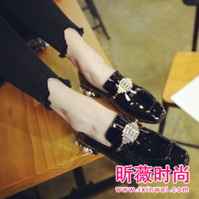 情人节穿上这双好看的鞋子 和你的男神浪漫约会吧 情人节穿上这双好看的鞋子 和你的男神浪漫约会吧