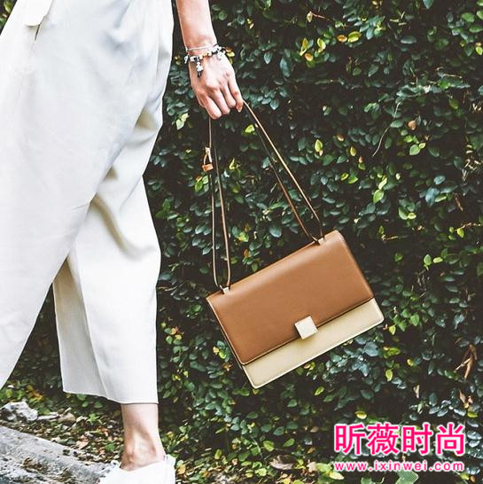 想要有街拍达人的时尚范儿 一款精致小包包不能少