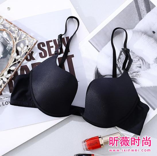 做个性感有魅力的小女人?全看你的时尚内衣品味 做个性感有魅力的小女人?全看你的时尚内衣品味