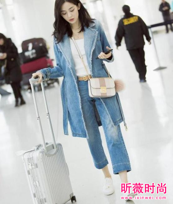 古力娜扎最新街拍牛仔服 被这样穿的娜扎美到了