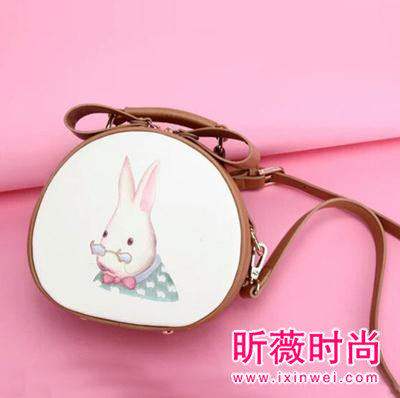 简约精致的包包搭配 给你最潮流的style 简约精致的包包搭配 给你最潮流的style