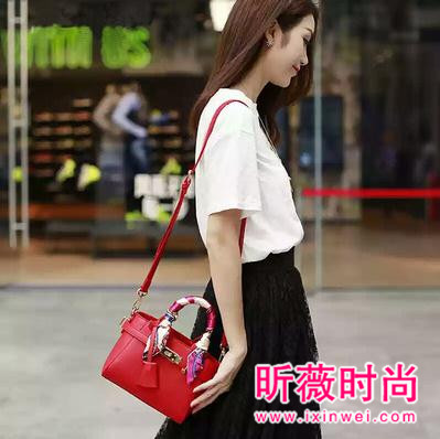 简约精致的包包搭配 给你最潮流的style 简约精致的包包搭配 给你最潮流的style