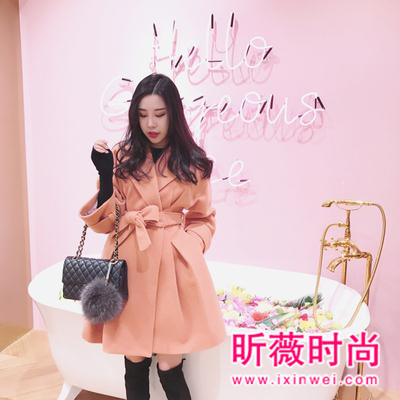 韩版呢子大衣穿搭 过年显出你的时尚style