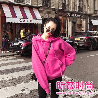 韩版新款连帽套头卫衣 让你轻松穿出时尚范儿 韩版新款连帽套头卫衣 让你轻松穿出时尚范儿