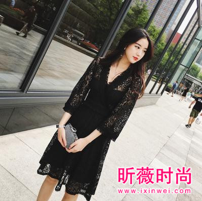 早春熟悉的街头 一抹连衣裙美翻天 早春熟悉的街头 一抹连衣裙美翻天