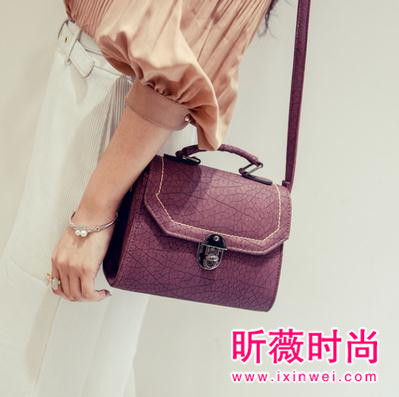 复古包包经久不衰 款式新颖时尚百搭