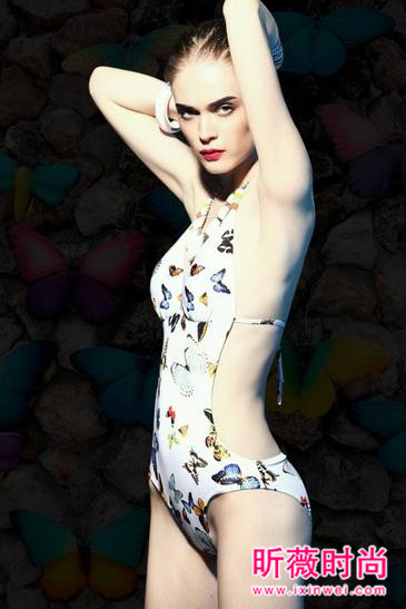 青春活力又优雅的泳衣 让你领略不一样的女人气质 青春活力又优雅的泳衣 让你领略不一样的女人气质