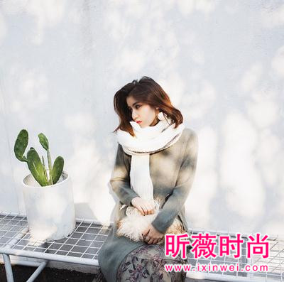 春季新款毛衣搭配示范 让你出街时尚又有范