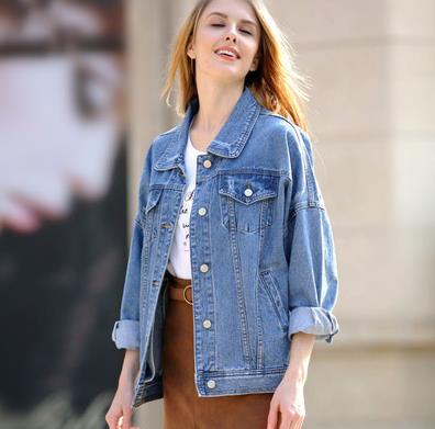 10种牛仔外套的春季穿搭:校园风格穿都穿不腻 10种牛仔外套的春季穿搭:校园风格穿都穿不腻
