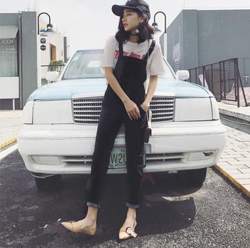 女孩背带裤：牛仔复古穿搭