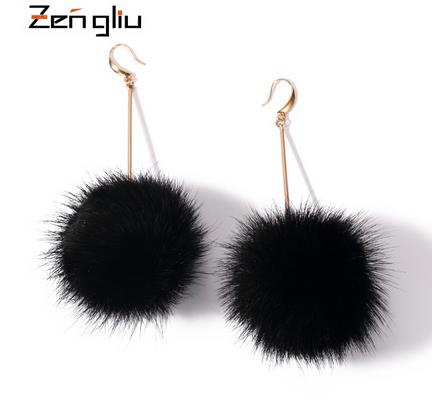 2017耳环新流行：耳环球球必屯时尚单品