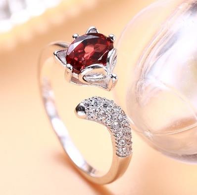 吸引眼球的时尚小配饰：软妹纸的标配