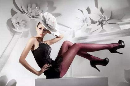 丝袜与夏天的邂逅:让你穿出时尚 丝袜与夏天的邂逅:让你穿出时尚