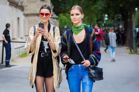 2017丝巾新系法：玩出新花样