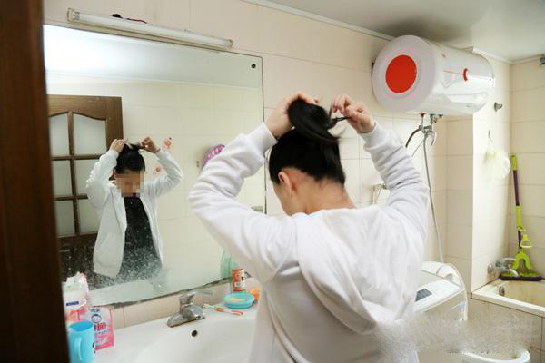 90后女孩辞职做代孕,赚20万供两妹妹上大学