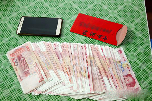 90后女孩辞职做代孕,赚20万供两妹妹上大学