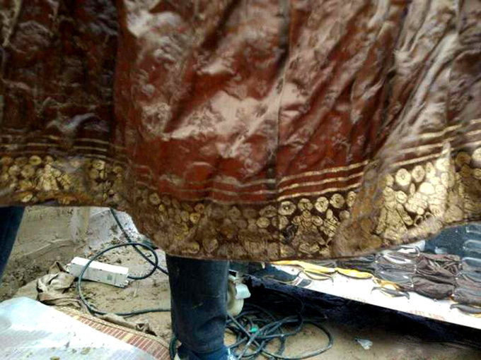 河南挖出500年前古墓 尸体官服完好(组图)