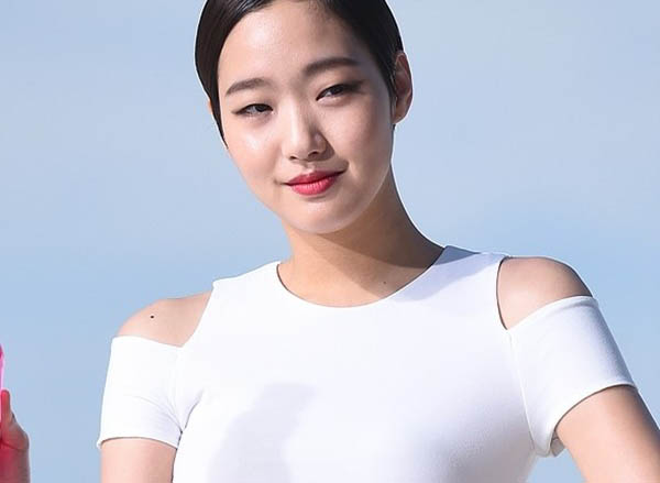 金高银演银娇背后遭遇令人咋舌 裸露镜头用替身了吗