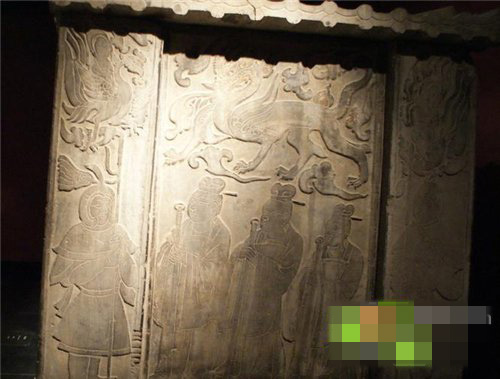 陕西挖出千年棺木 竟出现邪物虐杀村民(组图)