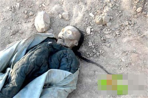 陕西挖出千年棺木 竟出现邪物虐杀村民(组图)