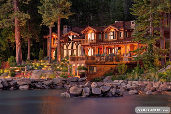 /></p>
<p> 埃里森庄园(Ellison Estate)位于加利福尼亚州伍德赛德,隶属于拉里·埃里森。拥有者:拉里·埃里森(Larry Ellison),净资产514亿美元;价值:建造成本约为2亿美元;这位甲骨文公司创始人可以说是世界上最狂热的房地产买家,他在2004年建造了占地23英亩的日式庄园,这座庄园拥有10座建筑、人工湖、茶室、浴池和锦鲤池塘。这座豪宅在2013年的评估价为7320万美元。
<p style= 【全球十大豪宅】世界十大经典豪宅 世界上最出名的十大豪宅