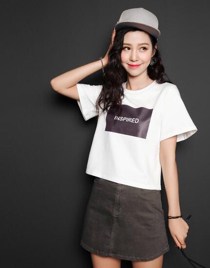 夏季穿这些白色上衣:教你开启清凉模式