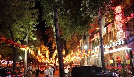 【美食街】中国最好吃的九条美食街 你去吃过哪一个