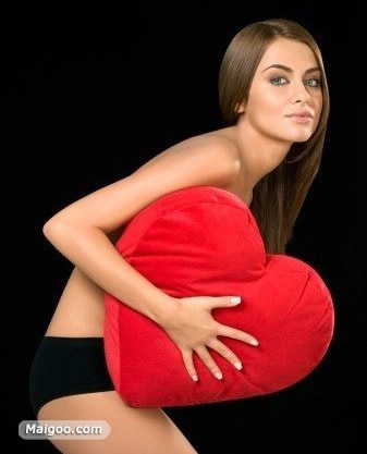 乳房保养知识:女性最毁饱满胸部的10大坏习惯