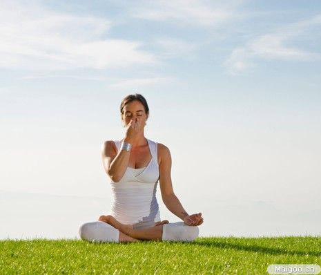 瑜伽轻松在家练:瑜伽十式让你轻松拥有好睡眠(图)