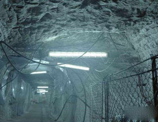 奇怪!大家花钱睡矿坑 这到底是怎么回事?