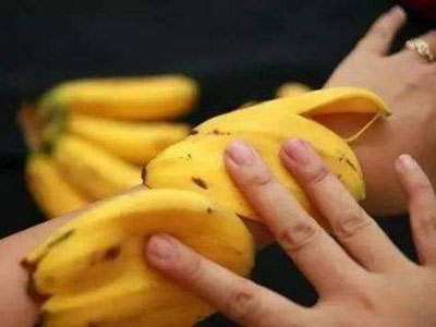 香蕉的作用价值不可小觑:扔车里一夜竟发生这事 香蕉的作用价值不可小觑:扔车里一夜竟发生这事