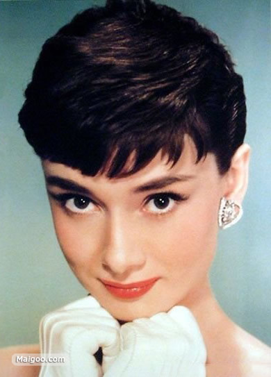 女模天生瞳孔异色:全球十大最美眼睛女星妖异鬼魅