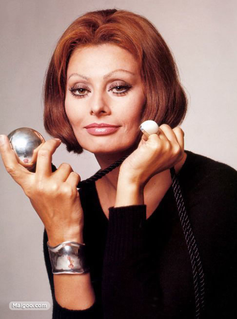 女模天生瞳孔异色：全球十大最美眼睛女星妖异鬼魅