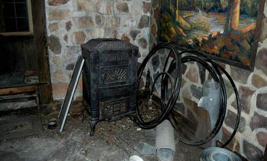 男子探险废弃小屋：实拍画面让众人惊讶（组图）