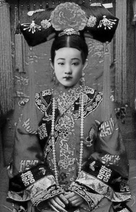 【古墓夜影】珍妃墓被盗真相：几十年后真相大白